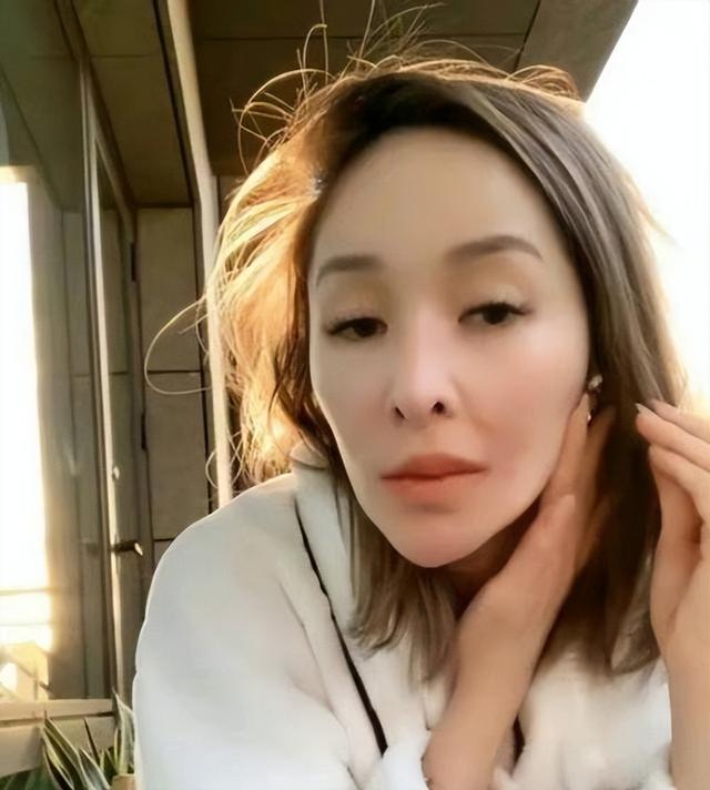 牡丹花下死！46岁"纵欲过度"的萧亚轩	，终是为自己行为买了单