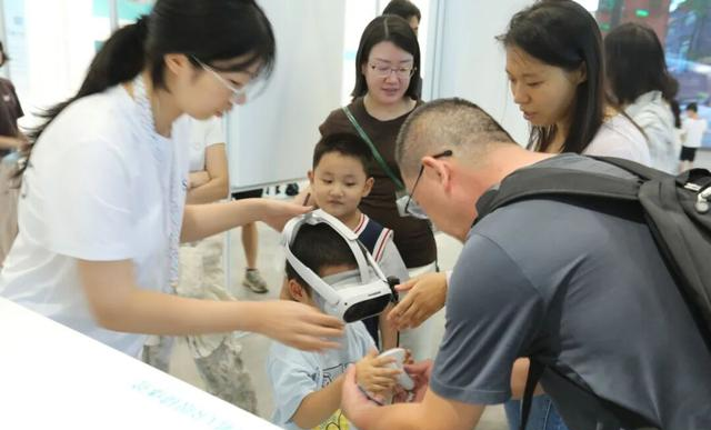 来复兴岛开启未来奇遇！假期打卡攻略请收好→
