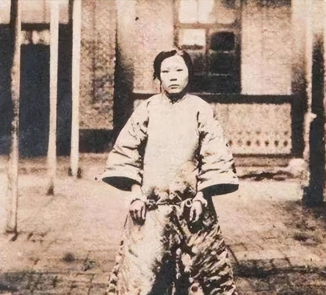 女匪首吕芪：一个鬼子睡一宿，五颗人头定终身，铁血抗日震太行