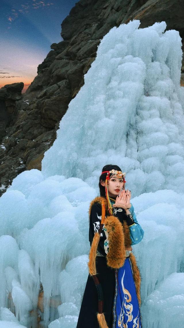 “石语秘境千古迹，雪舞冰峰万象新”贺兰山岩画第四届冰峰节启幕