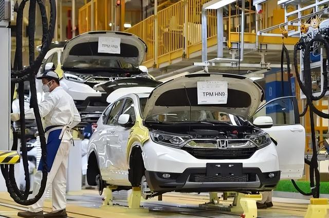 不许中国一家独大	，特朗普联合8国在白宫签字，要废中国王牌