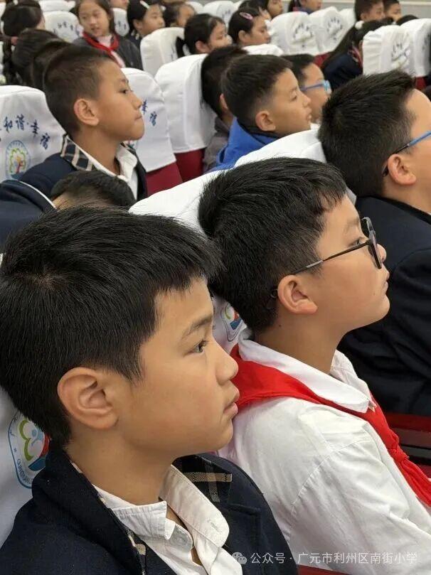中国科学院老科学家科普演讲团走进利州区南街小学