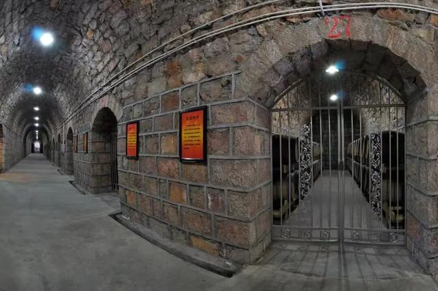 不输昆明！高铁可达20℃暖冬小城，泡温泉晒太阳水果随吃！人少物价低，6元就嗦粉！