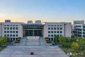 2024年的文科生录取大学真太难了。文科生招生人数急剧下降。图片