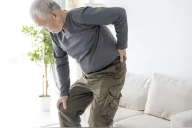 一走就腿疼的人，是血管堵？答案可能和你想的不一样！图片