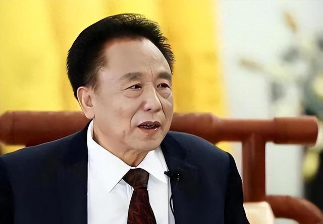 包养多名情妇，生下11个私生子，75岁还在潜逃要生娃！他是谁？