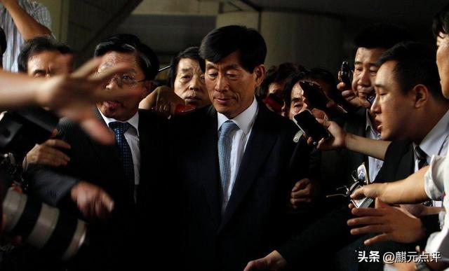 石破茂辞职第二天，中国火速出手、惩罚当代“大汉奸”，毫不手软