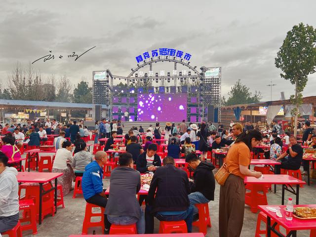 新疆阿克苏“最热闹”夜市：人气特别旺，为何游客感觉名不副实？