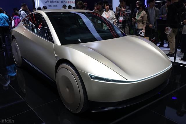 马斯克重注Robotaxi，特斯拉能否撑起下一个万亿神话？