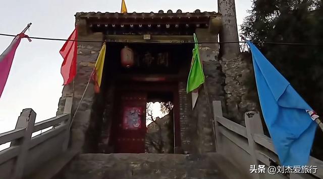 参观南太行宋军抗辽堡垒六郎寨，杨六郎墓已经被人盗掘