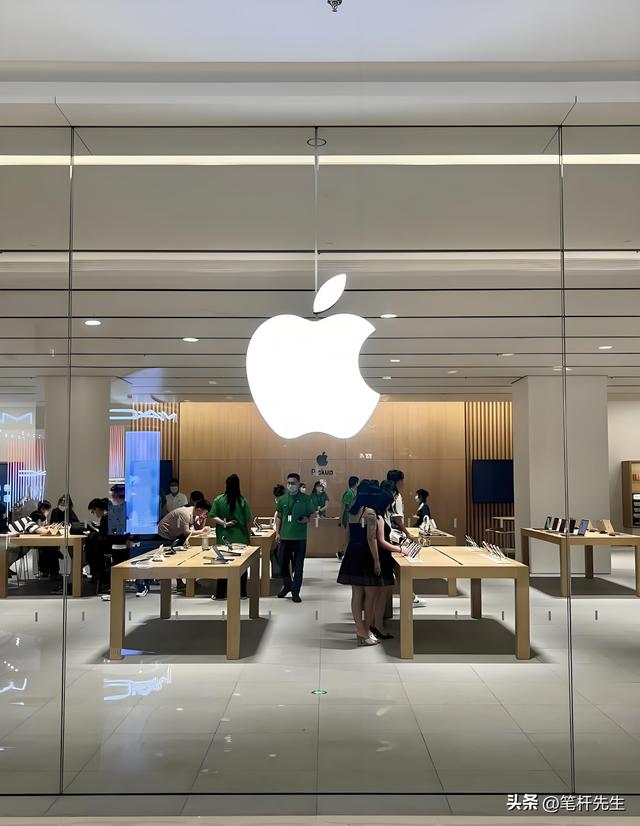 手机Q3冰火两重天：iPhone17助苹果冲全球第二，国产高端厮杀
