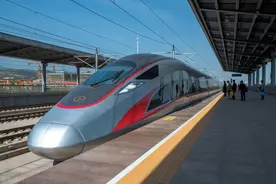 荆荆高铁开通百日 到发旅客超55万人次图片