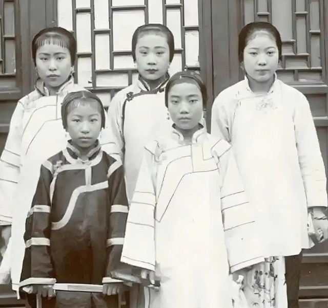 妹妹太丑，哥哥太穷，两人一凑合，却生下6个改写历史的杰出儿子