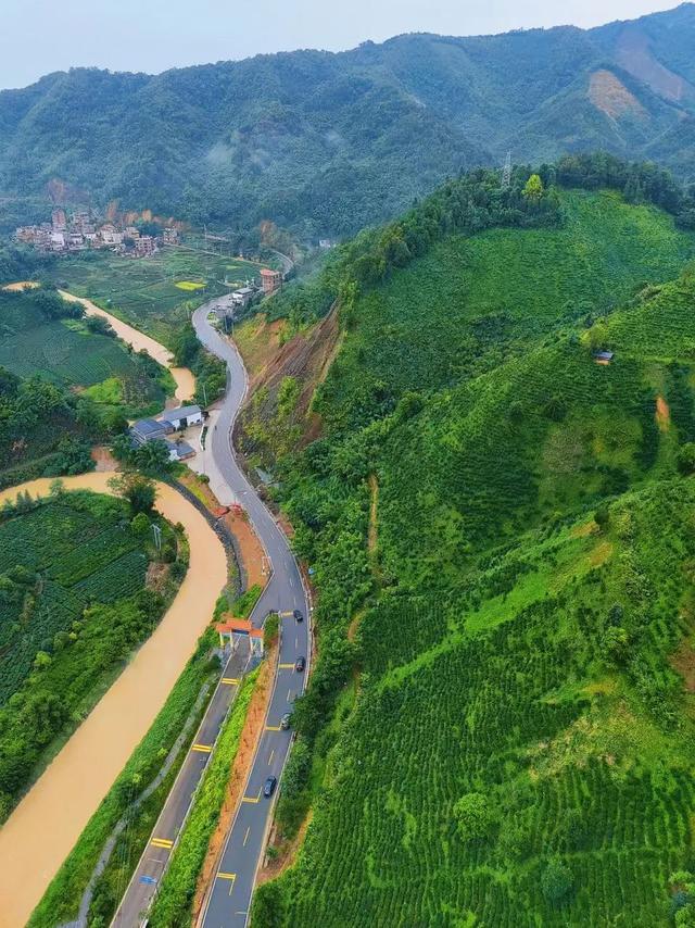 山水富路绵延长——“桂在交旅，山水之间有通途”采风活动掠影