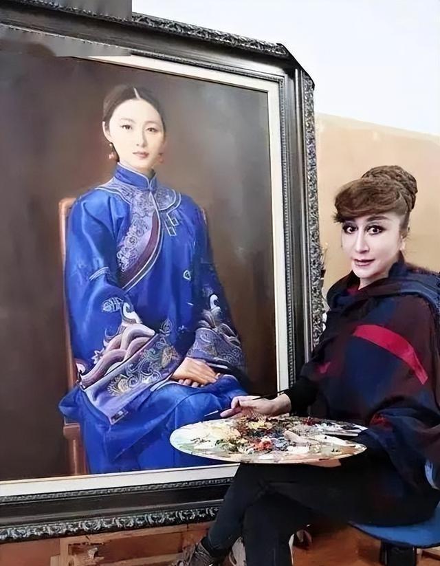 这就是陕西女首富周莹的样貌	，并非演员扮演，货真价实的珍贵画像