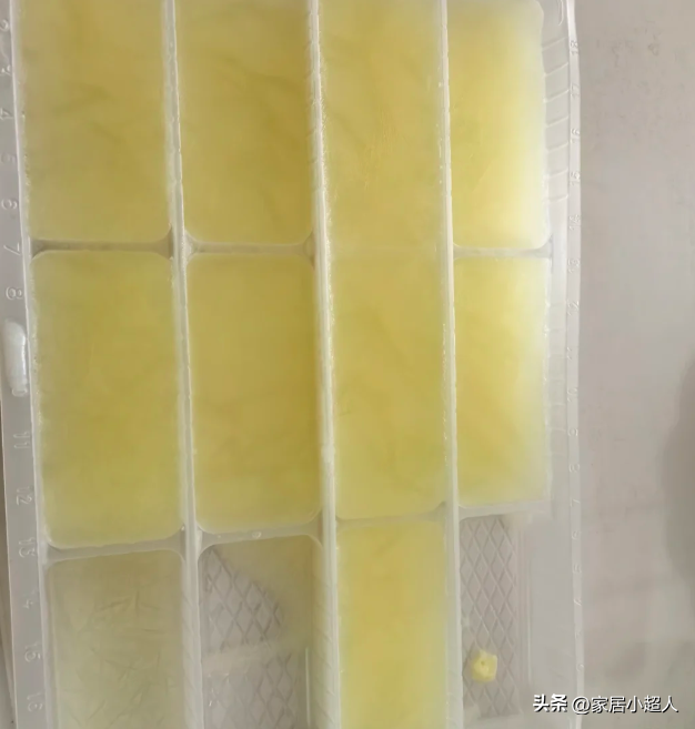 冻冰块，用啥模具啊！老妈分享7个自制冰块妙招，0成本搞定，真牛