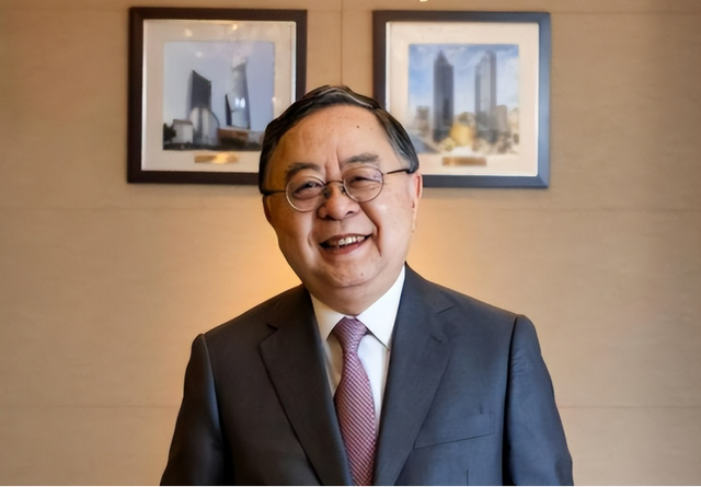 香港富豪陈启宗，扬言以国人身份为耻，转头向美国捐款200亿