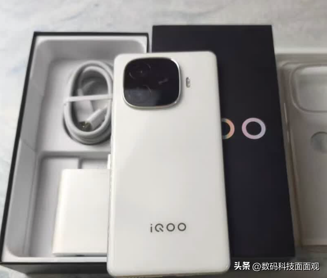 千元高性价比手机盘点，vivo、小米、OPPO如何选？主打长续航
