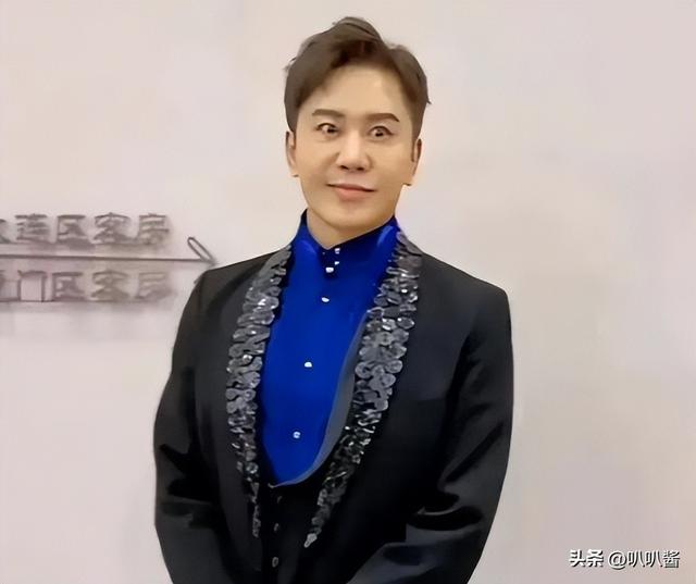 他8次上春晚，作死被捕入狱，如今56岁无人问津，沦落到四处走穴