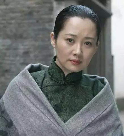 她一生 “风流成性、老少通吃”，撩汉无数，现如今56岁却依旧单身