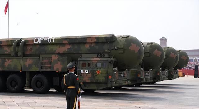 北京大阅兵后，俄方收到最新情报：美国为中国准备了25个秘密武器