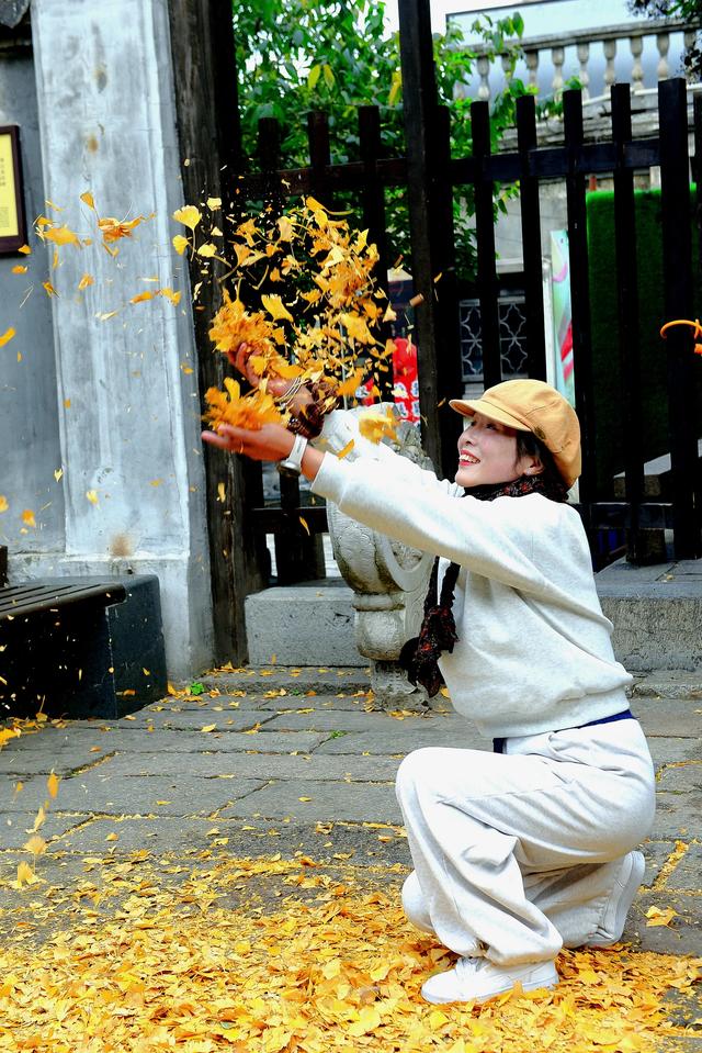 银杏铺金时,赴一场惠山古镇的秋约