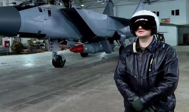 乌克兰收买俄飞行员，劫持米格31飞往欧洲	，事成后给300万美元