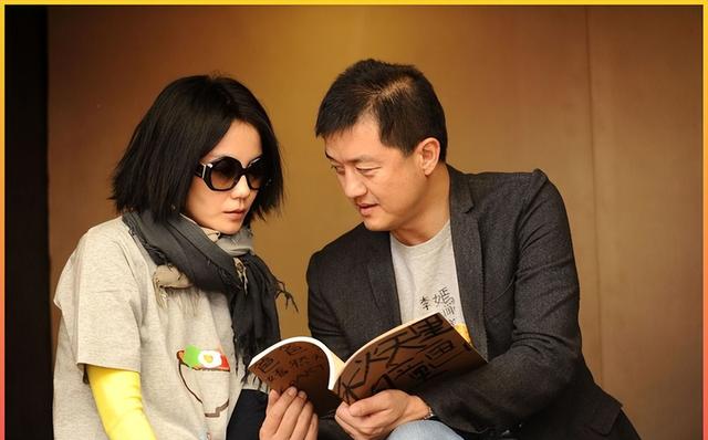 56岁窦唯：隐居阿那亚，头发花白索性剃光头，活成了自己