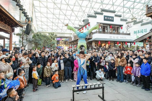 场景更新、活动上新🤩江南水街“吸睛”又“吸金”