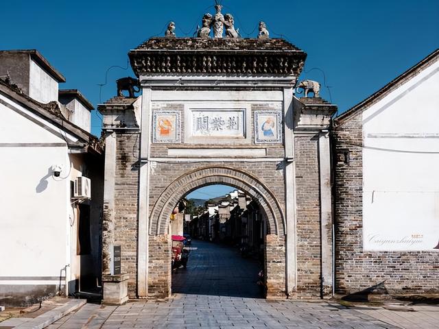 我国“散装”街，陕鄂豫三省瓜分一条街，三权分立奇观全国独一份
