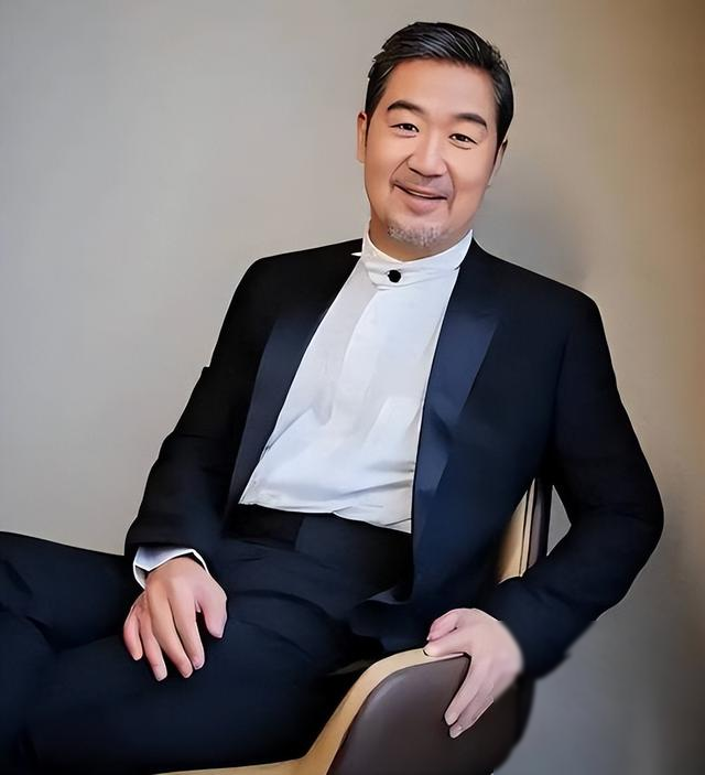 70岁张国立再曝丑闻！背刺只是冰山一角，著名央视主持也参与其中