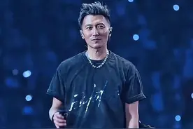 44岁谢霆锋王者归来，时隔20年，一套衣服31首歌，全程无休息图片