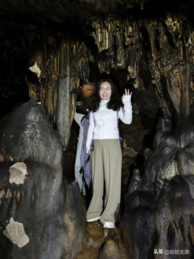 山西阳泉发现一处山洞，洞口阴森诡异，内部犹如一个玄幻空间
