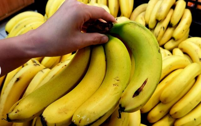 香蕉再次引发关注！医生发现：运动后吃香蕉时，有这5个恢复好处