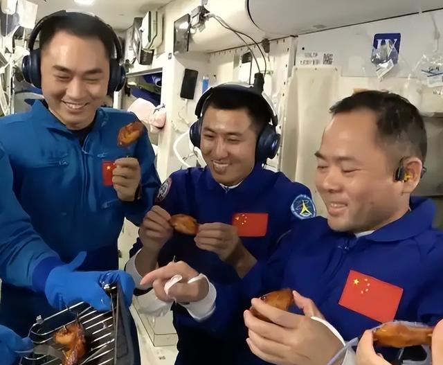 真在太空吃上烧烤了？这口烧烤背后，中国空间站放了个大招！