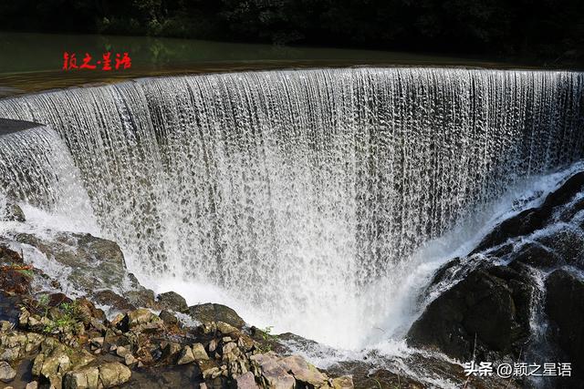 探秘龙宫村：夏日玩水避暑的绝美心形潭，美如水晶宫
