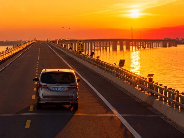 长桥卧波，水韵宿松：安徽最长跨湖大桥的自驾之旅