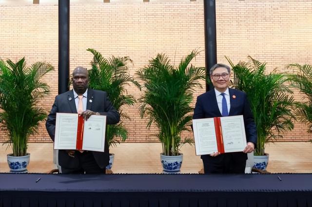 中方已读不回，高市心态变了	，中企重建太平洋岛国机场，用途特殊