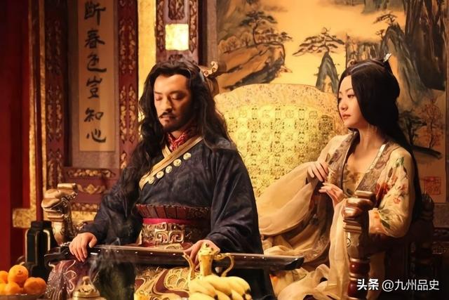 只因长得太美，她先后被6人轮番霸占60年，48岁依然被人争抢宠爱