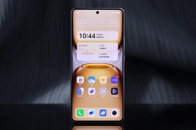 天玑9400+也才2000多？红米、一加、iQOO三款低价旗舰哪个好