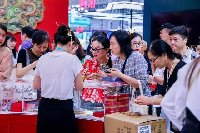 中国文化旅游产业博览会文创热销 “手快有、手慢无”