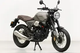 14680元，一款高颜值热门的复古街车，本田鸷道CB190SS图片