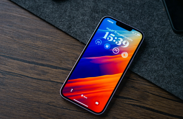 2025 最狠打脸！iPhone 14 跌到 3499 元，安卓旗舰集体沉默！