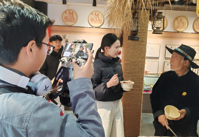 “发现临沂”City walk正当时——临沂大学“城市文旅探索家”大学生旅游线路体验活动举行