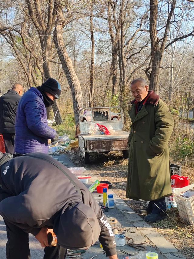 记录德州:岔河河堤上的大集,人山人海,异常热闹