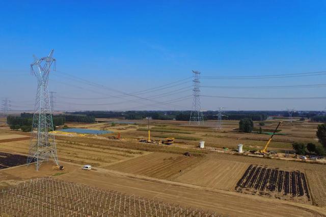 石雄铁路1标首条500千伏超高压电力线路迁改完成