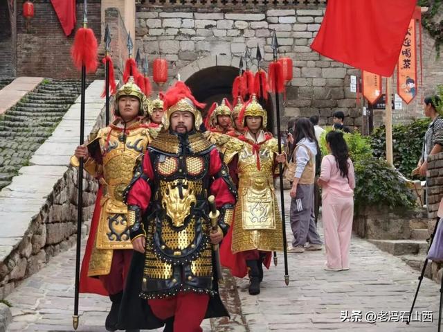 山西介休 张壁古堡，红了！