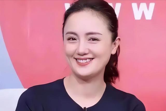 离春节不到2个月，52岁辛柏青高调官宣喜讯	，朱媛媛总算能安心了