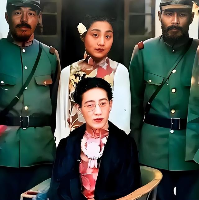 1947年，川岛芳子接受审判的留影，容貌憔悴，第二年被枪决！