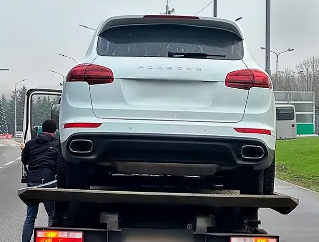 美欧还在“演戏	”，俄罗斯埋头“练功”！无人机正改变战场规则